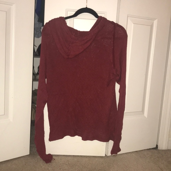 Light, knit shirt with hood - Picture 2 of 2